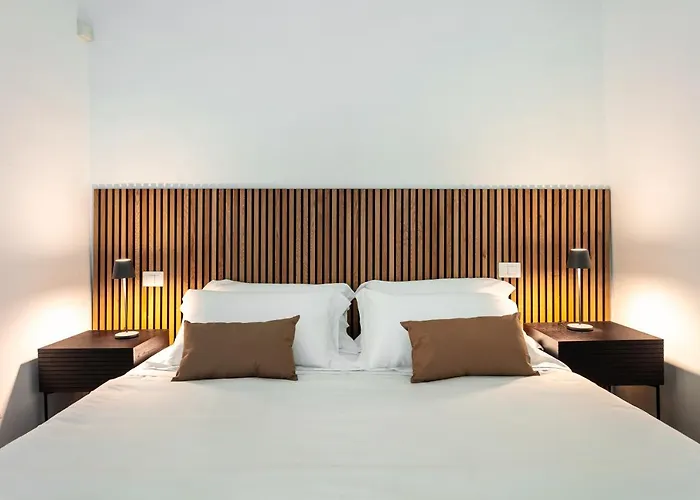 Reef לינה וארוחת בוקר 4*