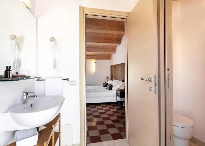 Reef 4* אולביה